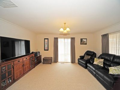 15 Gledhill Rise, Kangaroo Flat