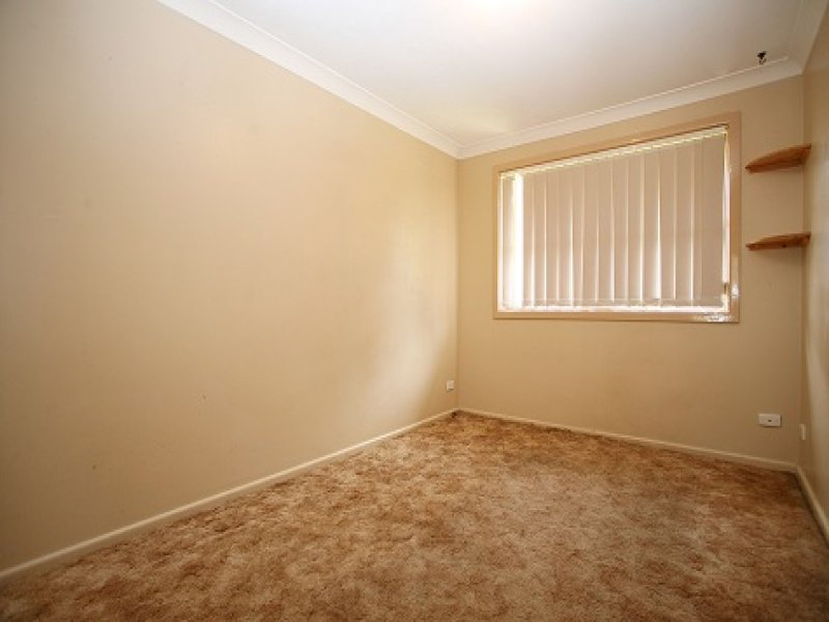 39 Armstein Crescent, WERRINGTON