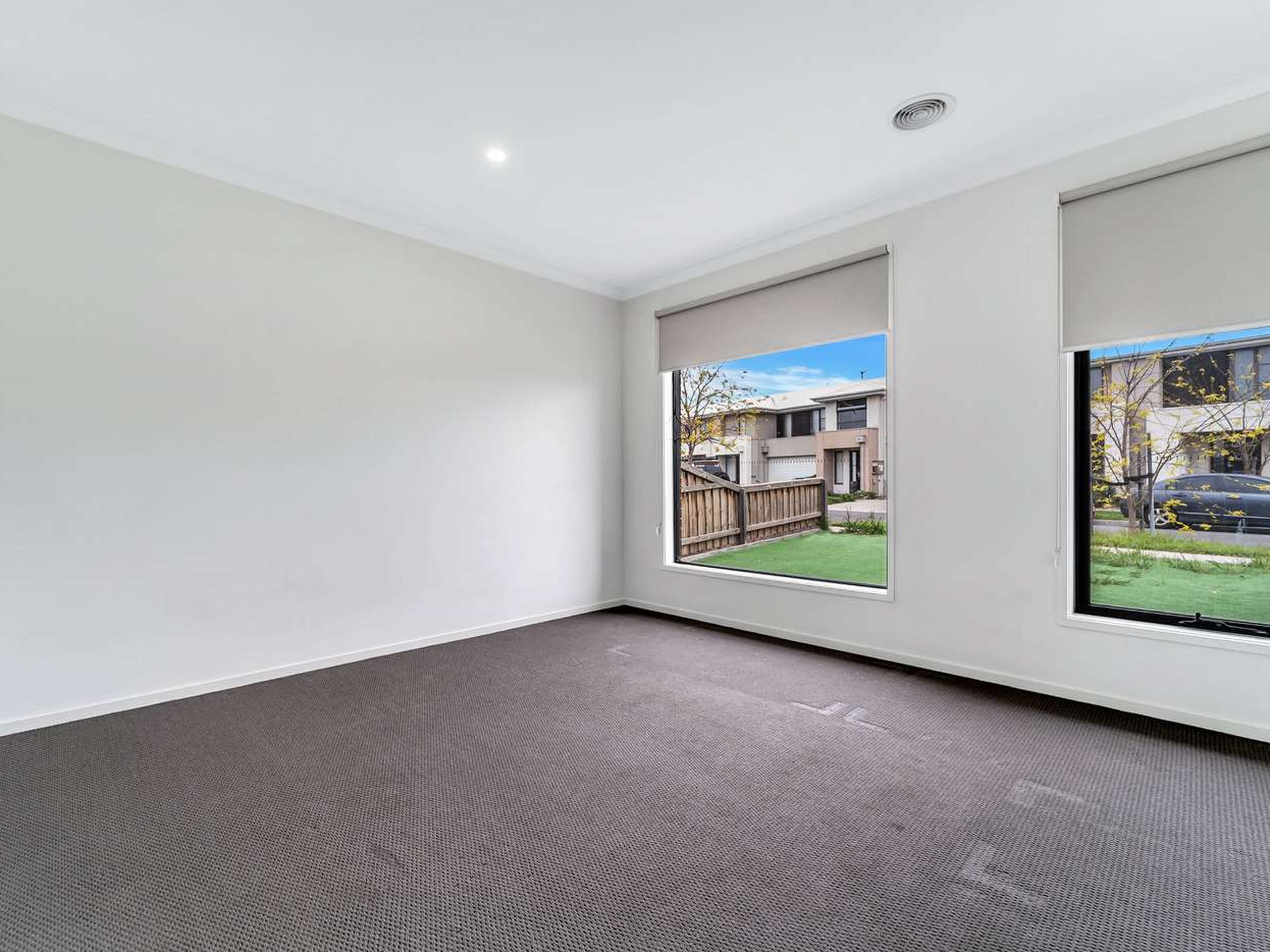 17 Mathoura Avenue, Werribee Super Key Real Estate