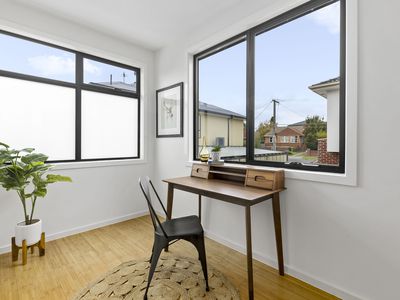3 / 1 Moore Crescent, Reservoir