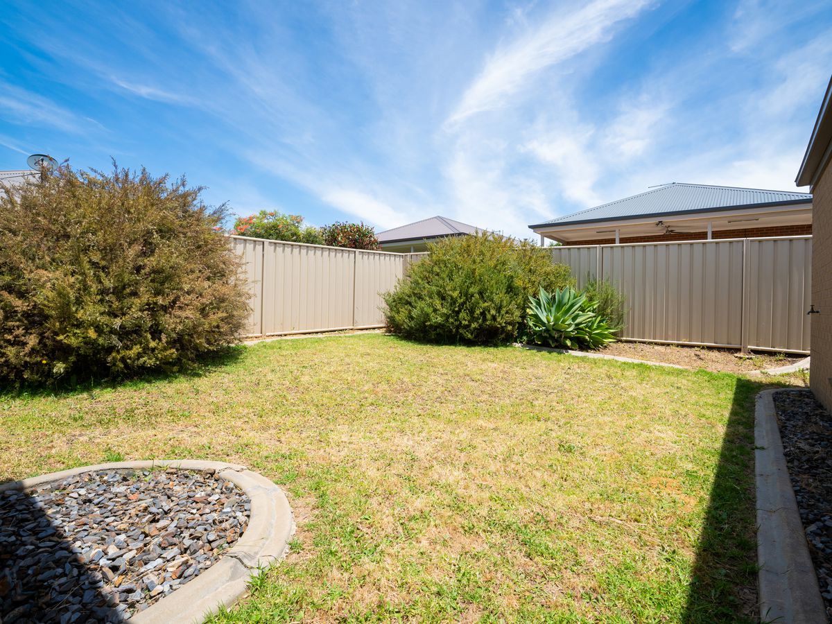 5 MACKEY STREET, Wodonga sellbuyrent