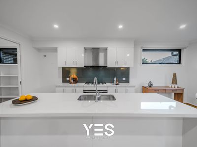 1B Rolstone Court, Narre Warren