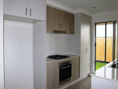 12 O'CONNELL Parade, Urraween