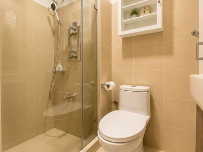 1742 / Seaside Blvd MOA Complex, International