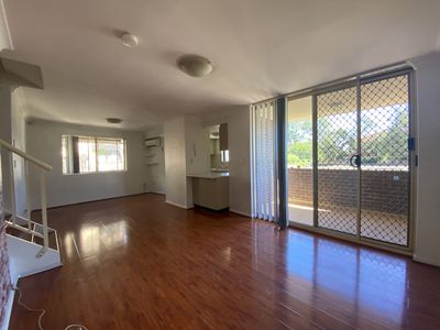 11 / 14 Fourth Avenue, Blacktown