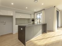 13 Tamarind Crescent, Park Ridge