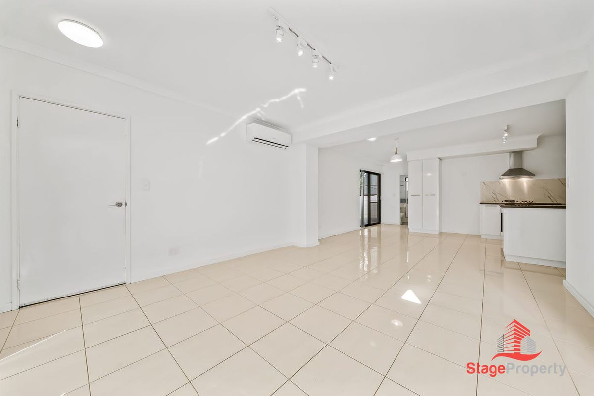 18 / 22 Rinaldo Crescent, Coolbellup