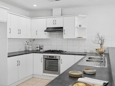 9 Strathbogie Avenue, Findon