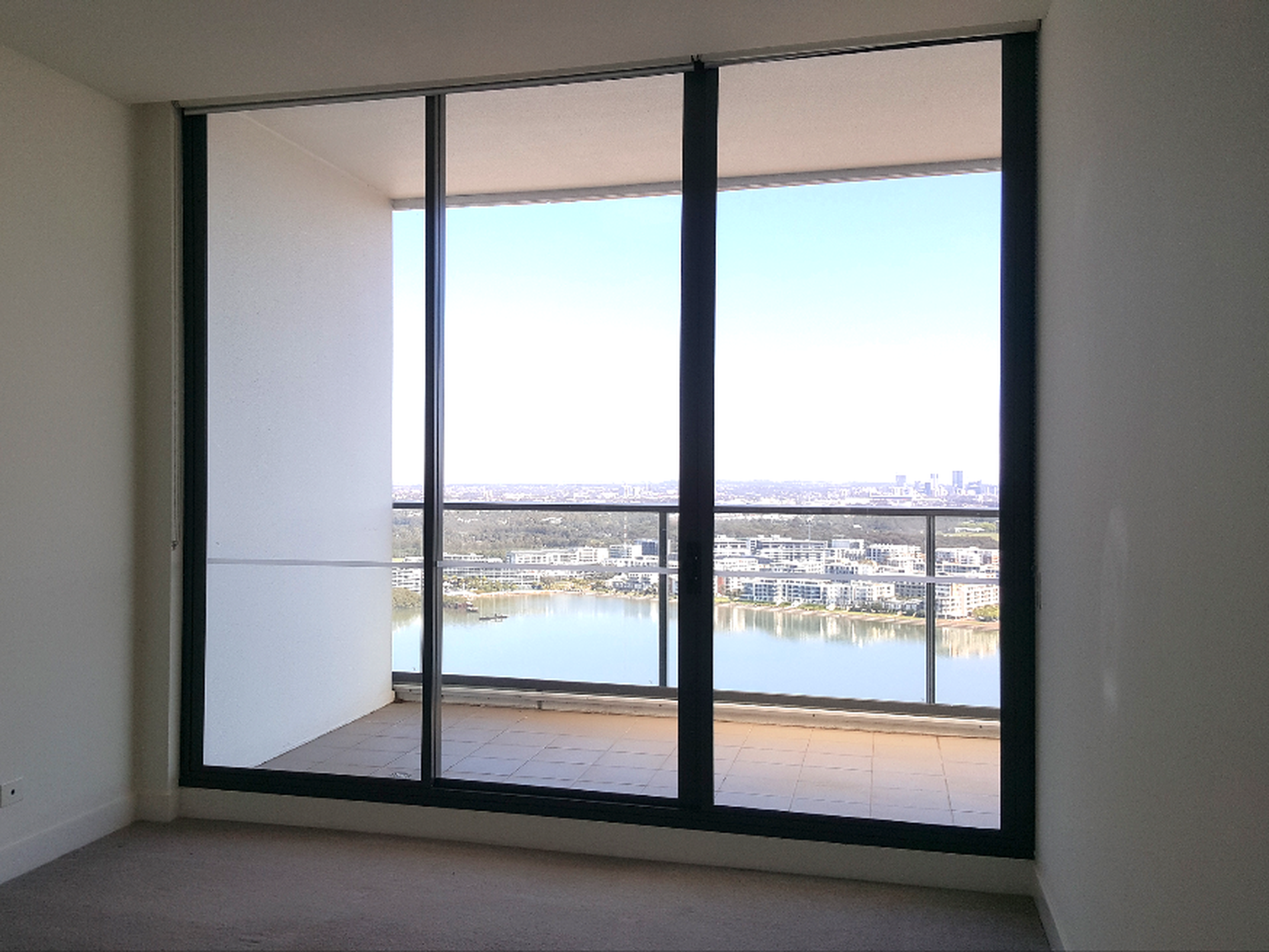 2406 / 7 Rider Boulevard, Rhodes