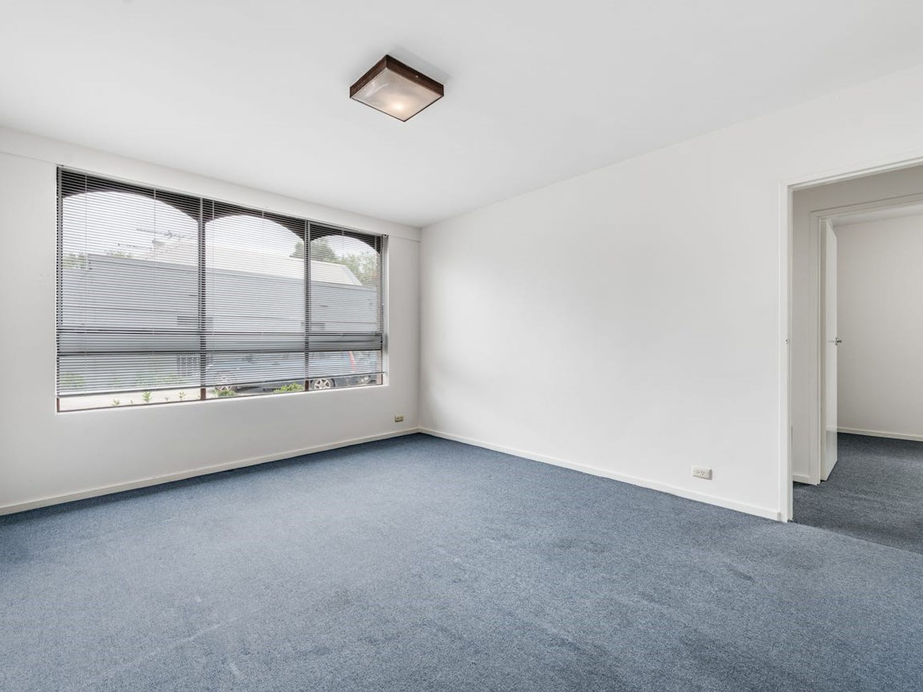 1 / 55 Cowper Street, Footscray