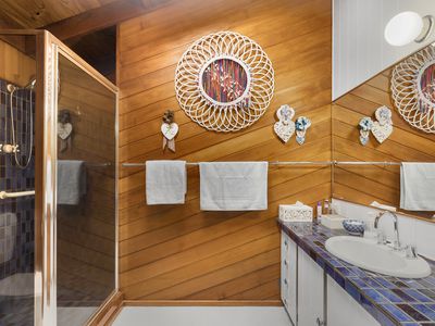 2 PELISSIER STREET, Yea