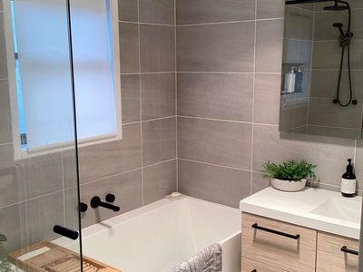 44 Wattle Street, Fishermans Paradise