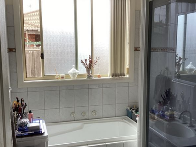 7B Locan Court, Altona Meadows