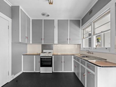 6 Napoleon Street, Youngtown