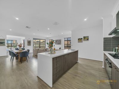 4 Chutney Street, Manor Lakes