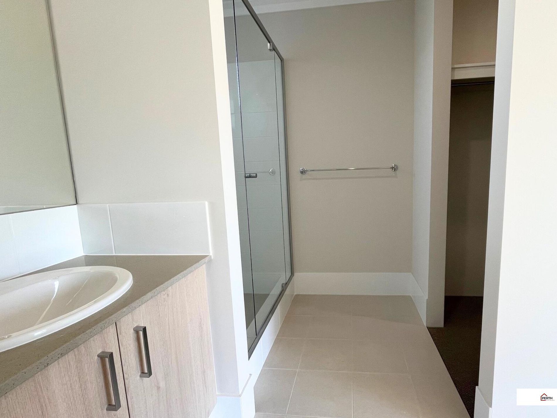 24 Kembla Way, Lakelands