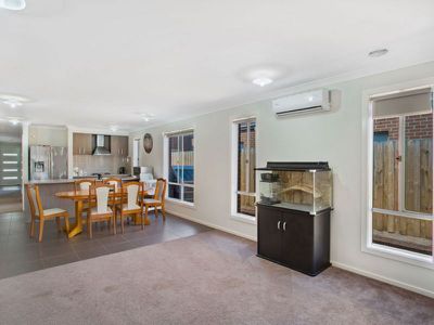 14 Hedgerow Avenue, Brookfield