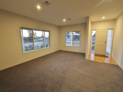 123 Oaksford Drive, Mansfield