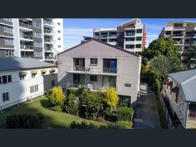 4 / 16 Norman Street, Southport