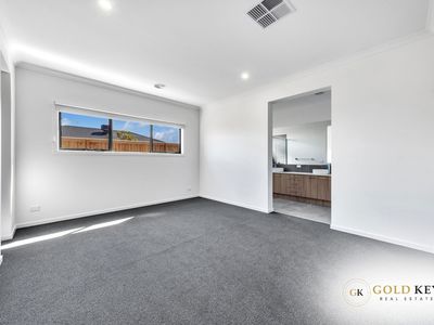 9 Gahnia Drive, Armstrong Creek