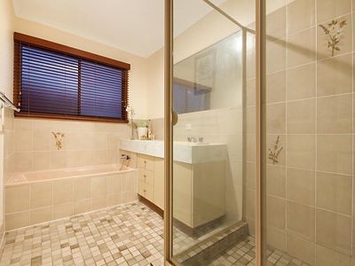 72 Greenview Avenue, Rochedale South