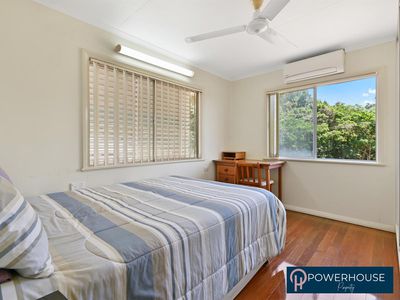 27 Feldt Street, Flying Fish Point