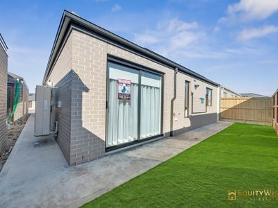 11 Pursuit Street, Mambourin