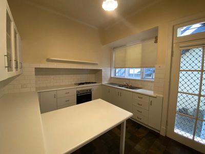 8 / 272 Latrobe Terrace, Newtown