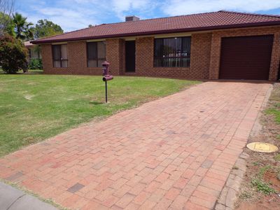 5 Kookaburra Close, Dubbo