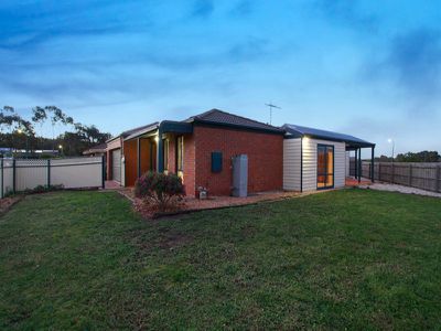 1 Viewside Way, Hampton Park
