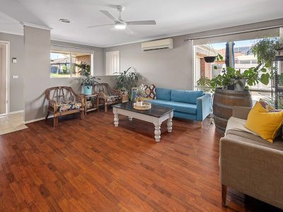 5 Chatham Close, Cranbourne East