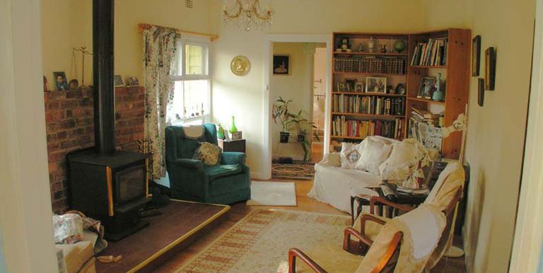 12 Graves Street, Violet Town