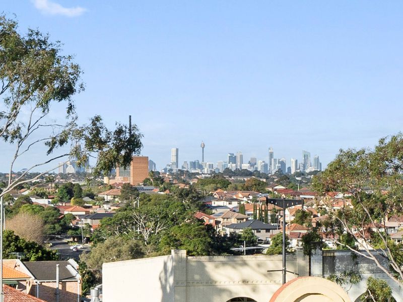 15 / 64 Majors Bay Road, Concord