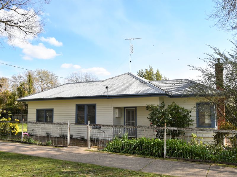 1 WILLIAMS STREET, Beechworth