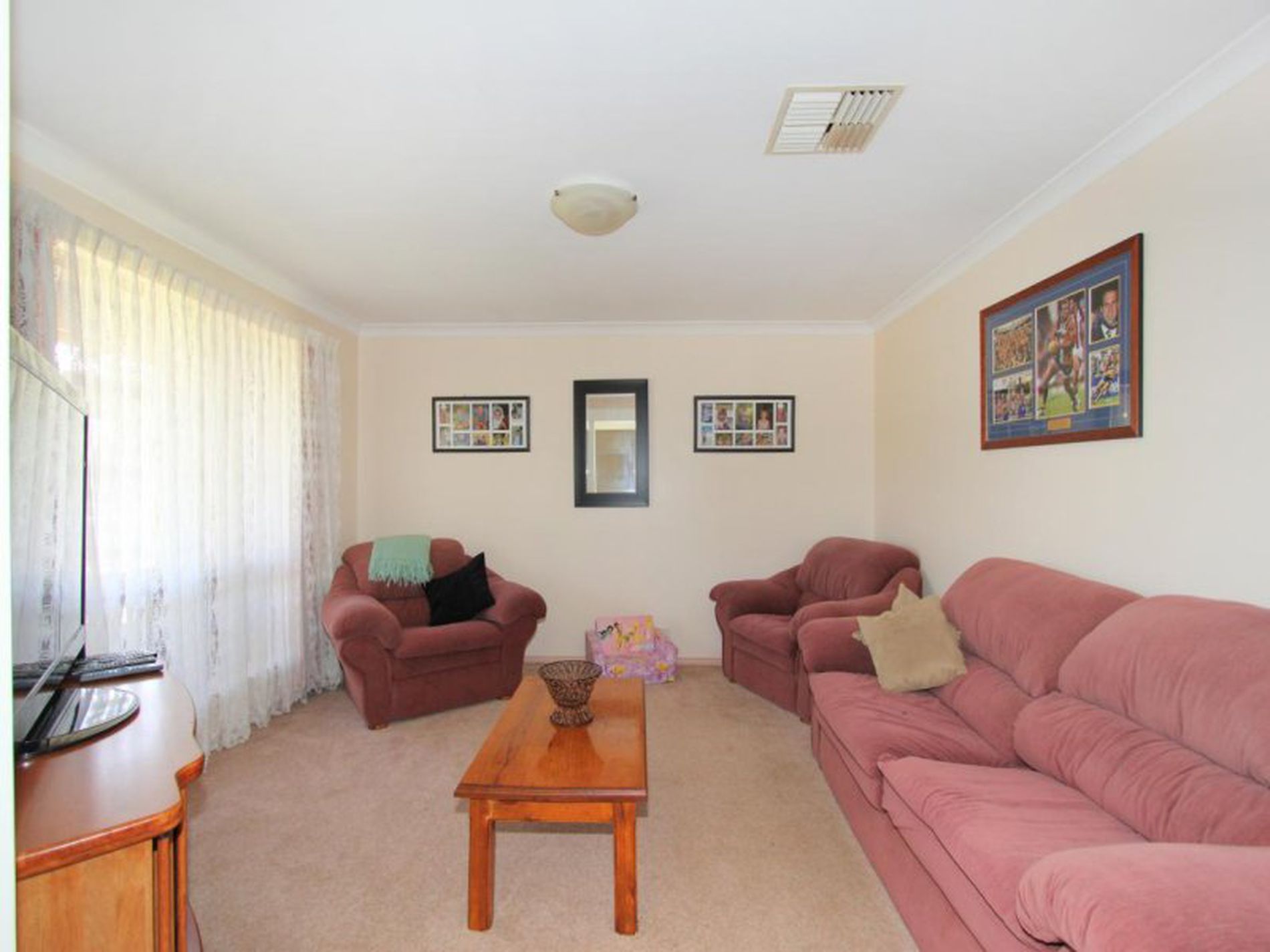 7 Heston Court, Somerville