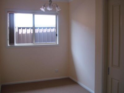 2 / 8 Helen Street, Warilla