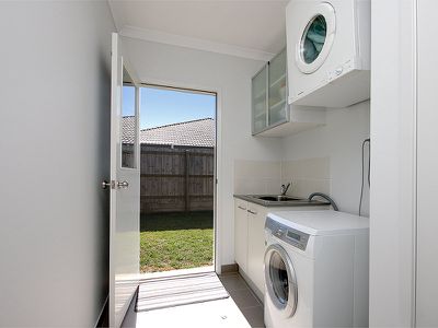 11 Baystone Place, Raceview