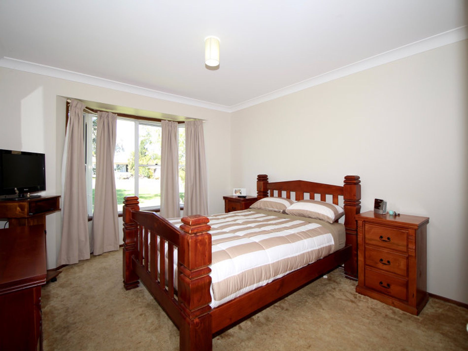 8 Landseer Street, Raglan