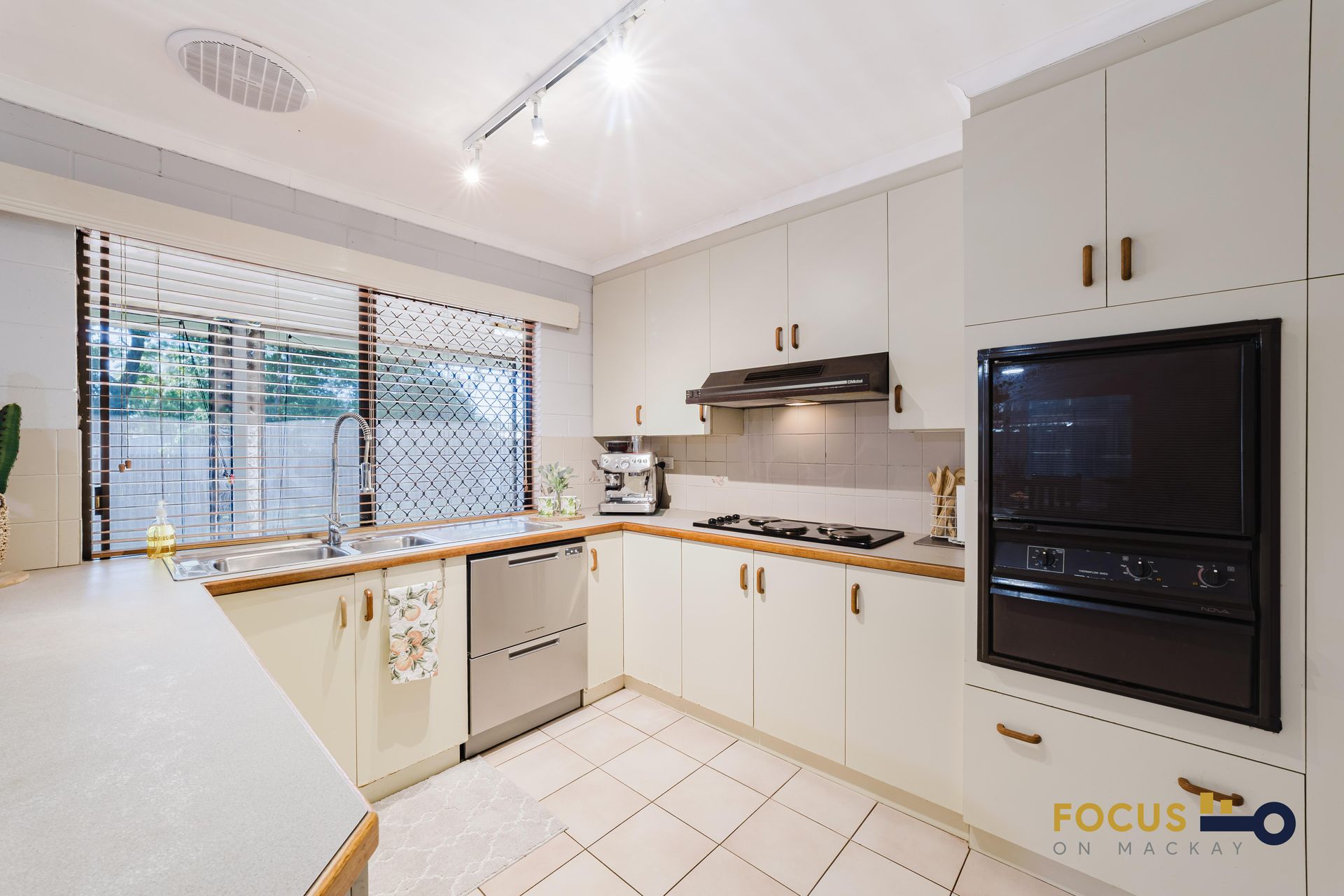 11 Farquhar Street, Beaconsfield