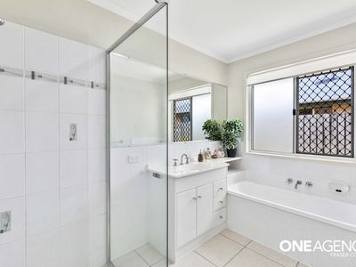 17 Cromdale Circuit, Kawungan