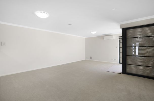 1 / 36 Epsilon Drive, Rockingham