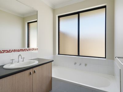 26 Januk Turn, South Guildford