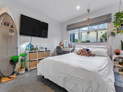 20 Admirals Court Drive, Greenhithe