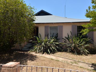 4 Forster Street, Parkes