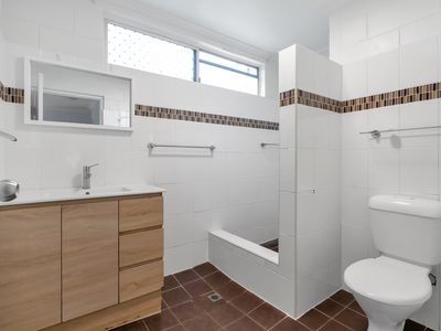 1 / 282 Lake Street, Cairns North