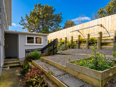 8A Devon Place, Cannons Creek