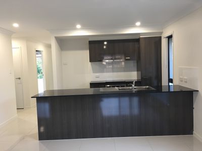 1 / 1 Swallowtail Street, Rosewood