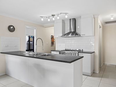 5 Catalonia Avenue, Munno Para West