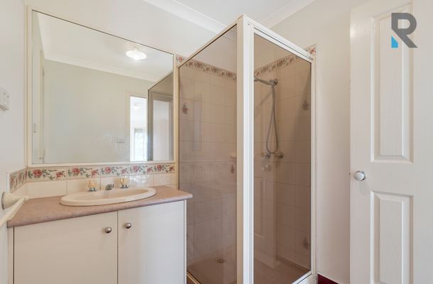 15 Edgewood Road, Roxburgh Park
