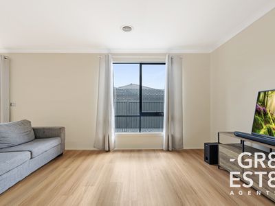 6 Zeus Avenue, Cranbourne West